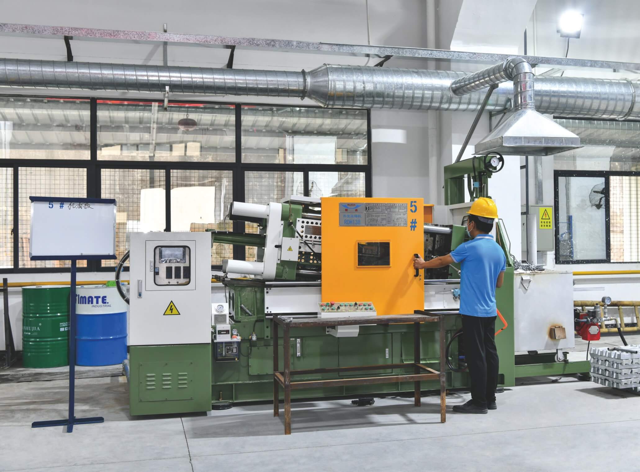 Hot chamber Die casting 138T