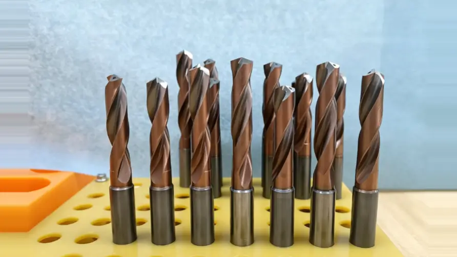 Twist drill bits of different sizes in a tool rack