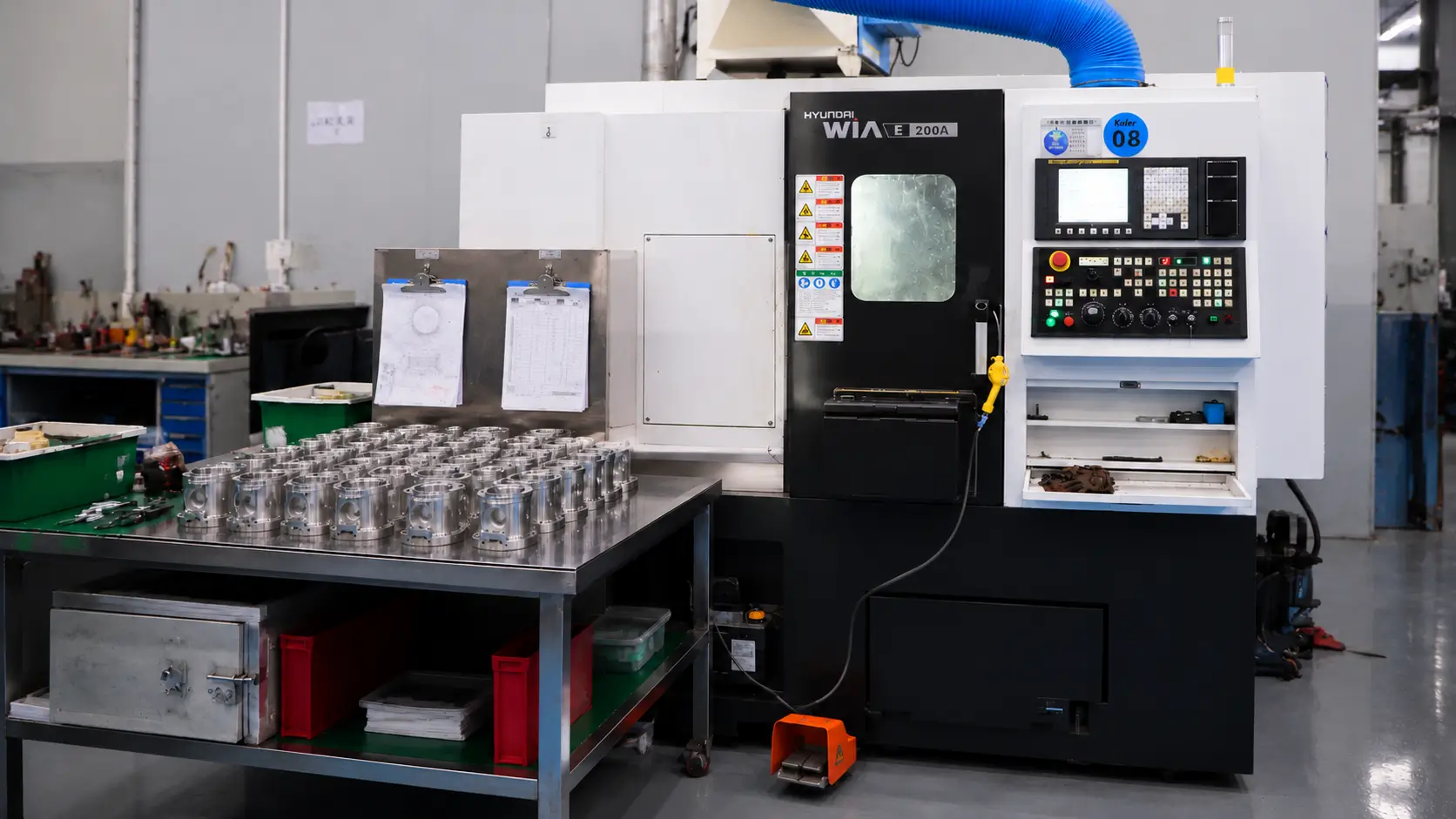 low-volume-cnc-machining-workshop